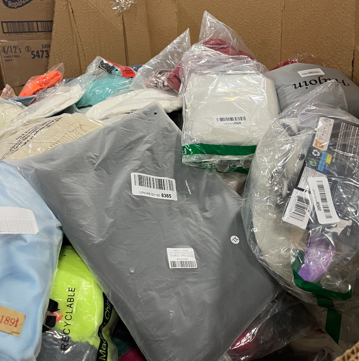 Amazon Apparel Pallets - Image 4