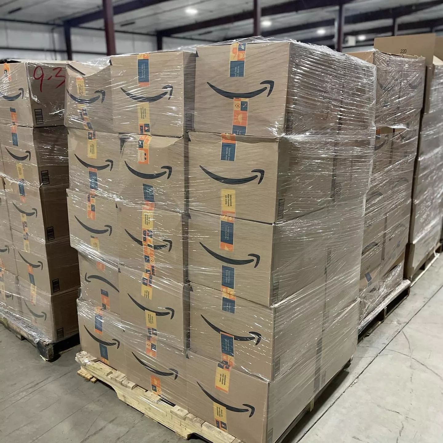 Amazon Mystery Box Truckload - Image 2
