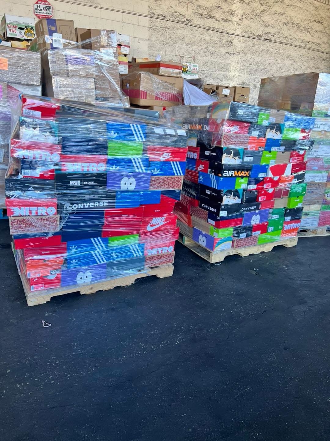 Mixed Branded Sneakers Liquidation Pallet - Image 2